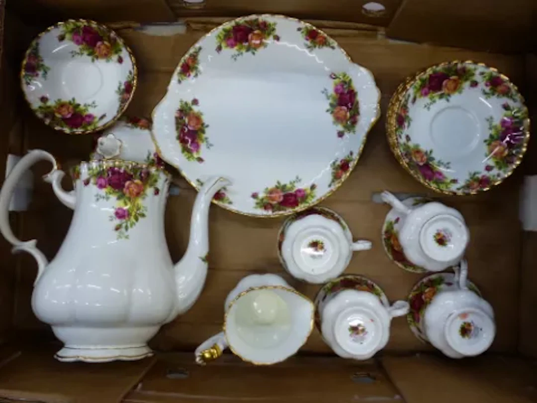 Royal Albert Old Country Roses pattern tea and coffee ware, large