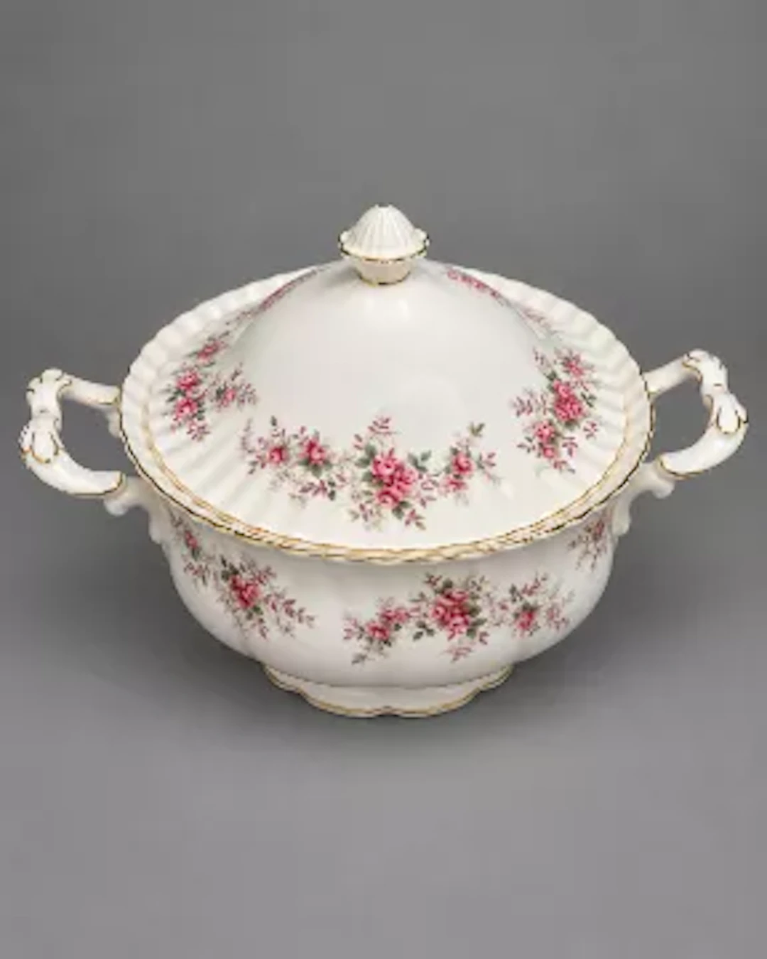 Royal Albert Lavender Rose pattern large soup tureen and cover.