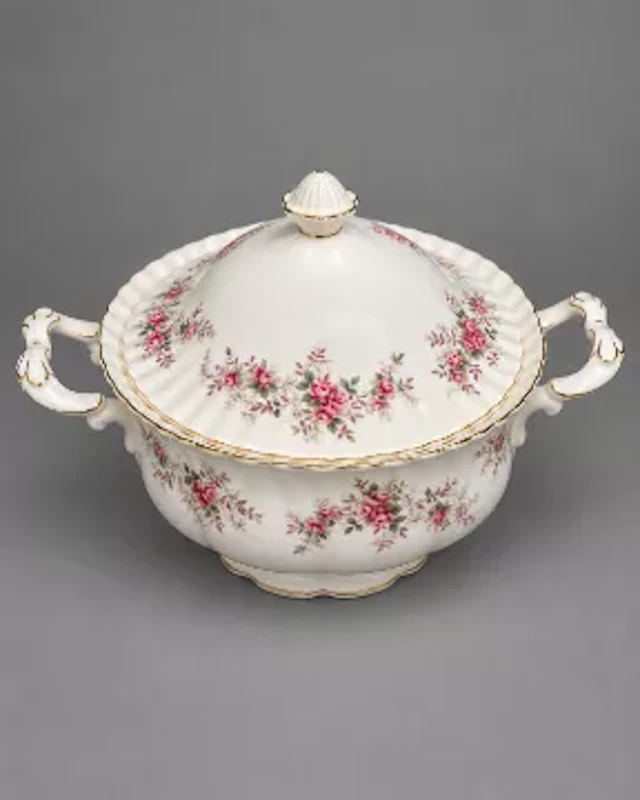 Royal Albert Lavender Rose pattern large soup tureen and cover.