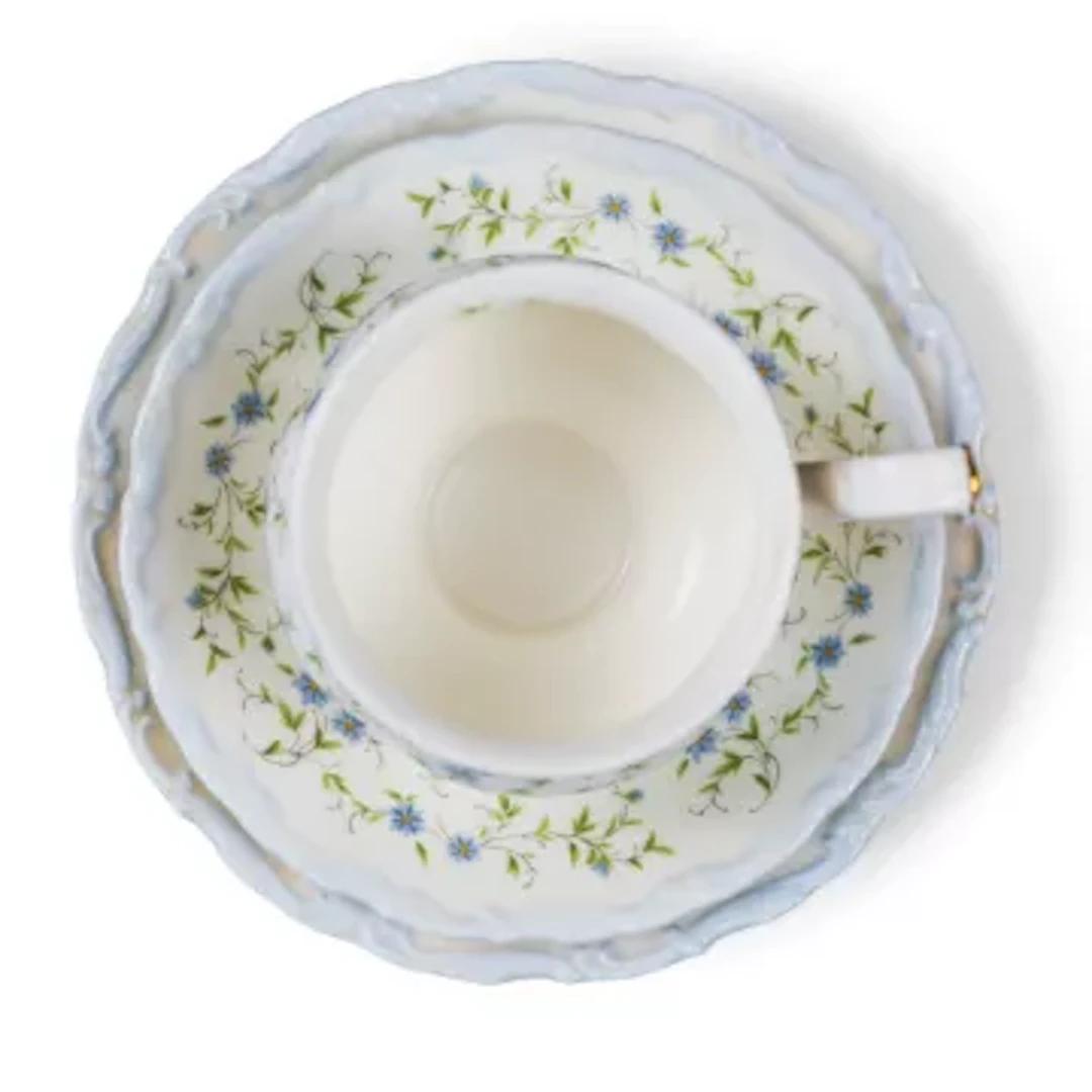 Royal Albert Caroline pattern part tea, coffee and dinner sets to
