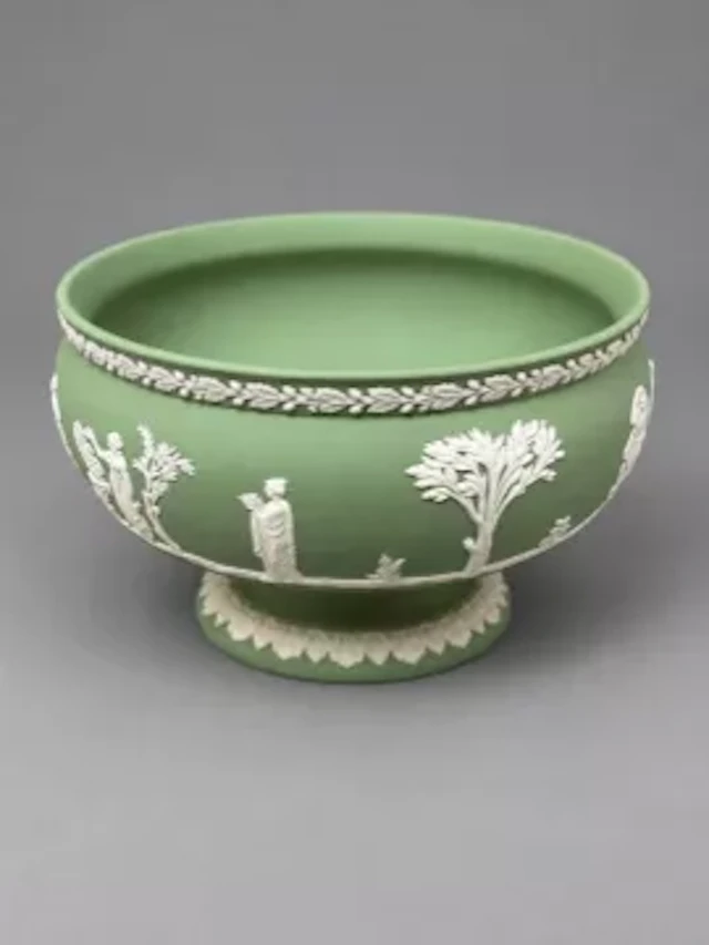 Wedgwood sage green jasperware pedestal fruit bowl, diameter 21cm.