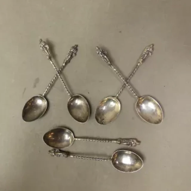 Set of six sterling silver Apostle spoons, Birmingham 1898, 36.6g.