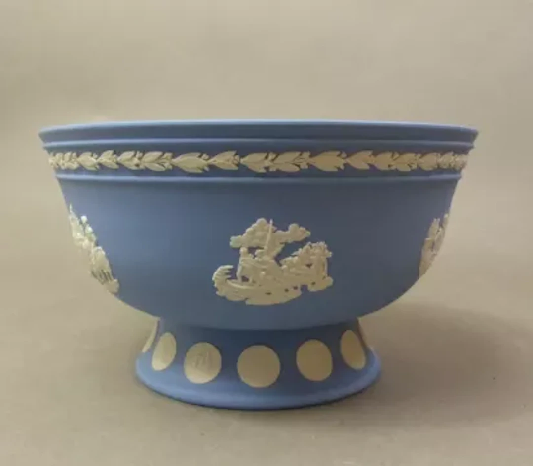Wedgwood blue jasperware bicentennial footed bowl 21cm diameter.