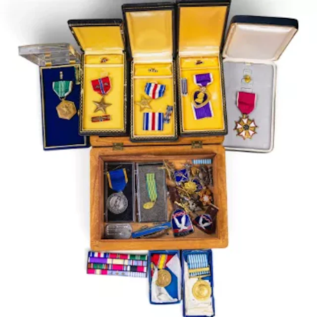 Large collection of boxed and unboxed USA medals, decorations & awards