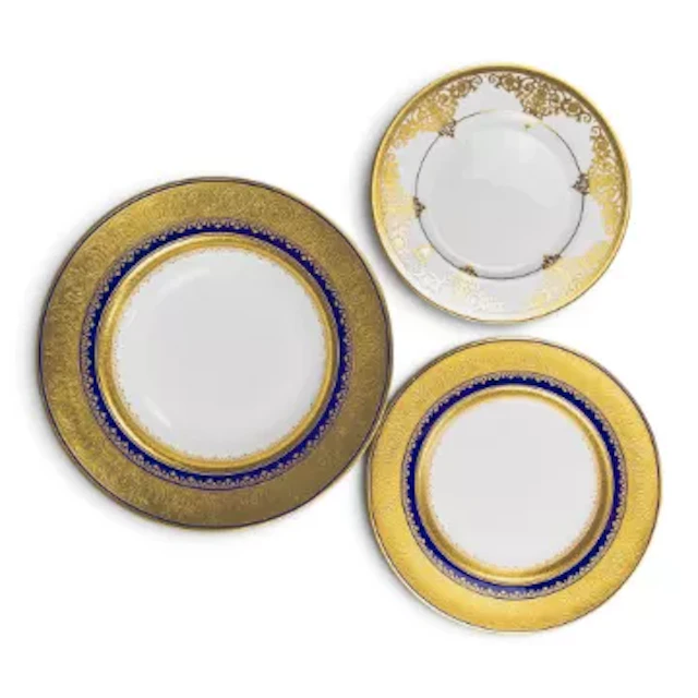 A group of De Lamerie pieces to include 2 sandwich plates and 2 soup
