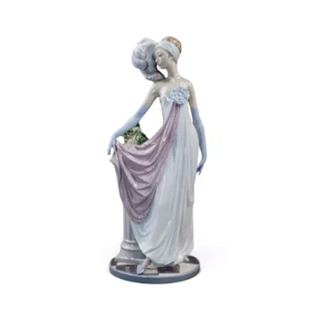 Lladro Porcelain figurine 'Dama Charleston Socialite of the 20's'