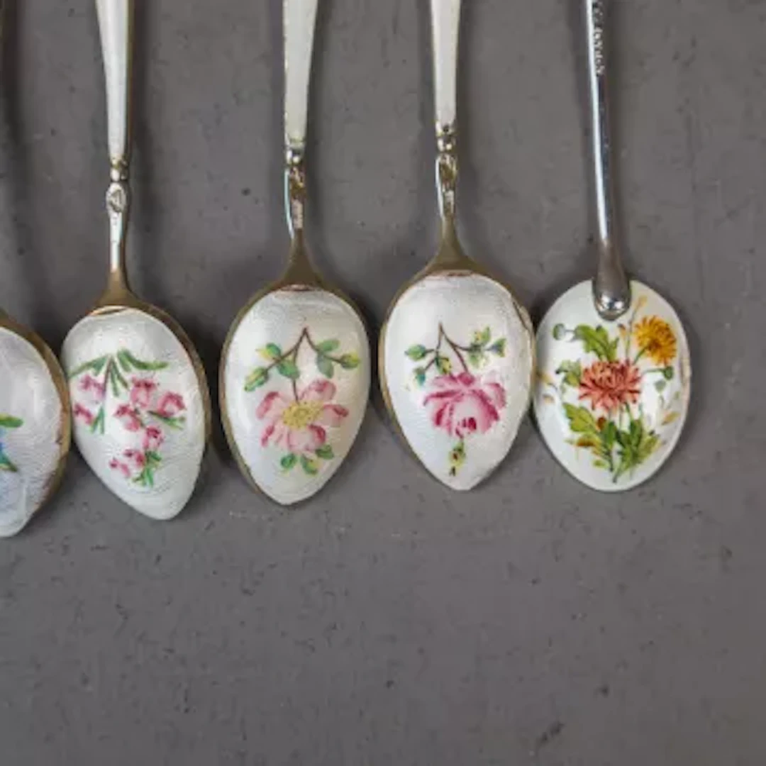 Set of 6 x sterling hallmarked silver & enamel spoons, and 1 similar, 82.8g