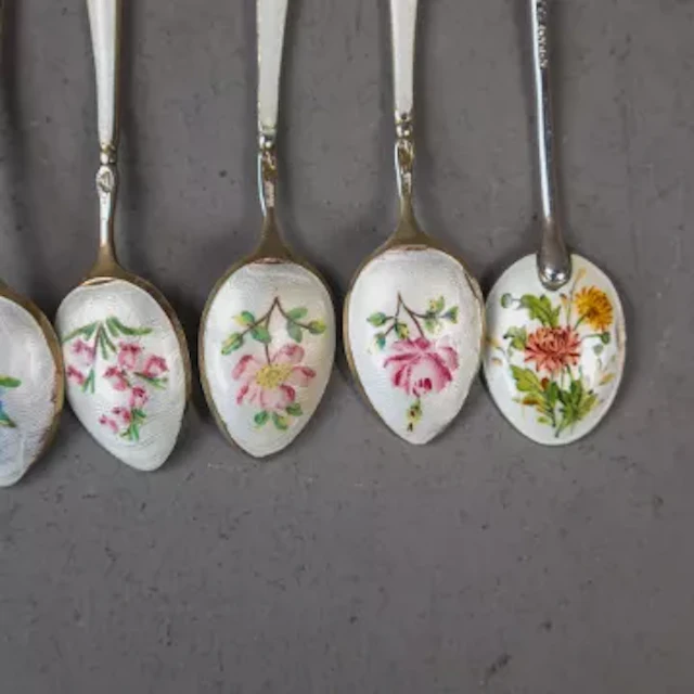 Set of 6 x sterling hallmarked silver & enamel spoons, and 1 similar, 82.8g