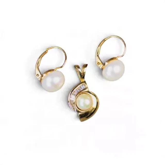 14ct pearl & diamond pendant with pair of 14ct pearl earrings, 5.9g. (3)