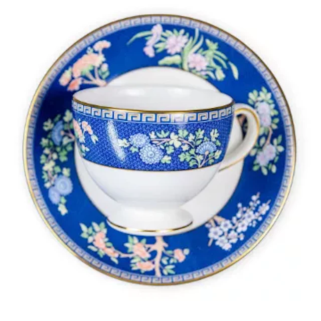 A Wedgwood part tea set in the Blue Siam pattern, to include teapot
