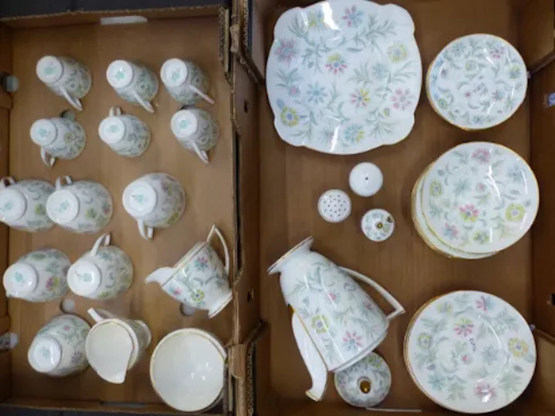 Minton Vanessa pattern tea and coffee ware, together with a 3 piece