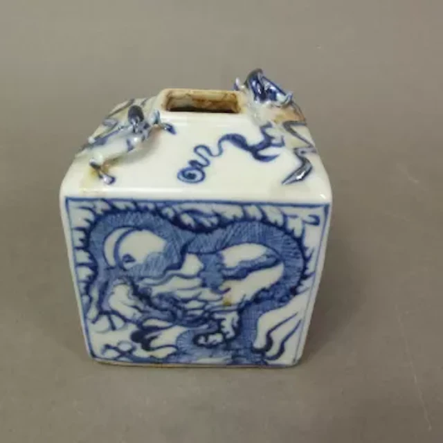 Chinese blue and white porcelain square scholars water pot with small