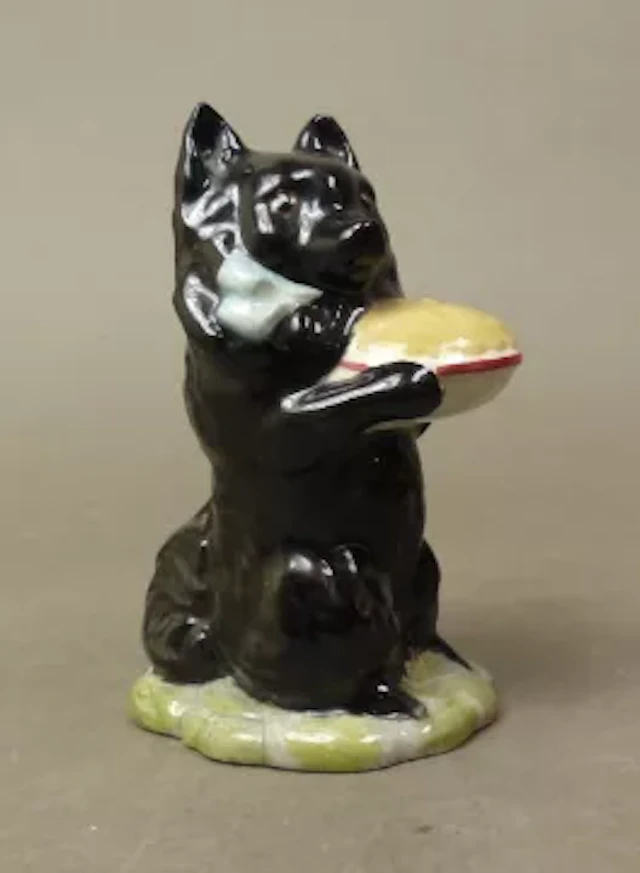 Beswick Beatrix Potter figure Duchess with Pie.