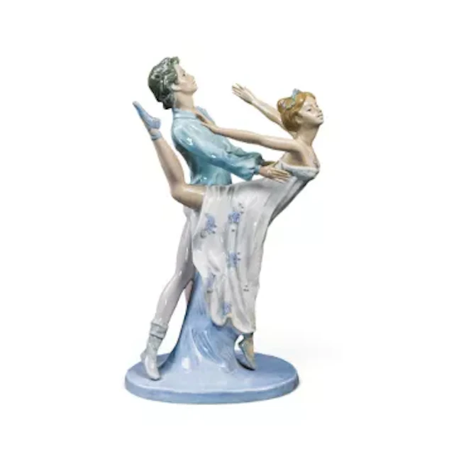 Nao by Lladro Porcelain figure 'Dancing on a Cloud', model no.02000400.