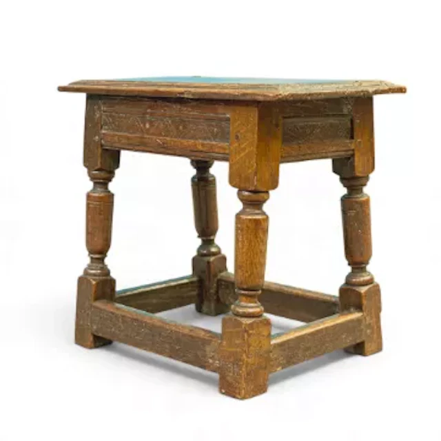 19th-century oak joint stool on turned legs, h.36cm x L.42cm x w.24cm.