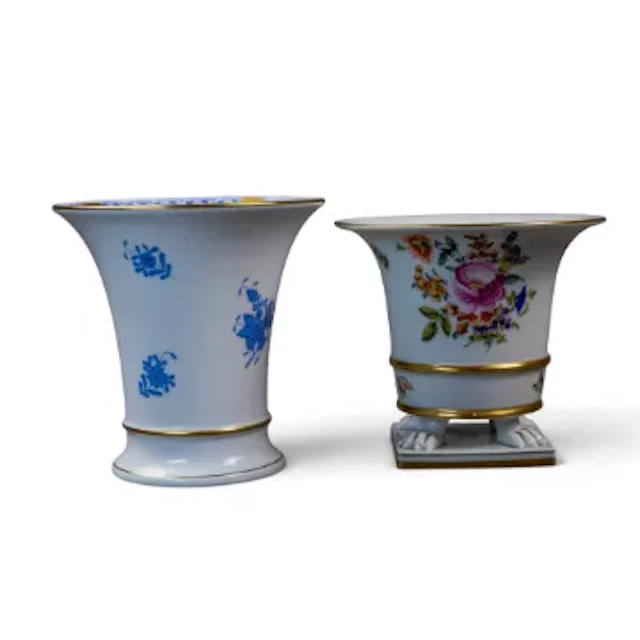 Herend porcelain footed vase 'Apponyi Blue' (Chinese Bouquet) together