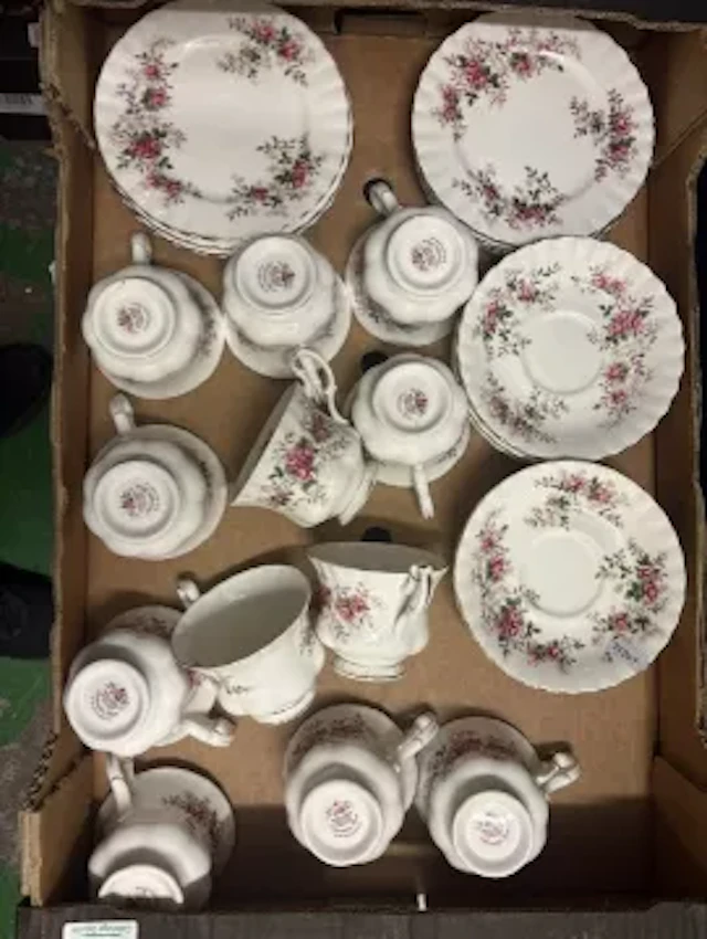 Royal Albert Lavender Rose pattern tea ware, 12 tea cups, 12 saucers