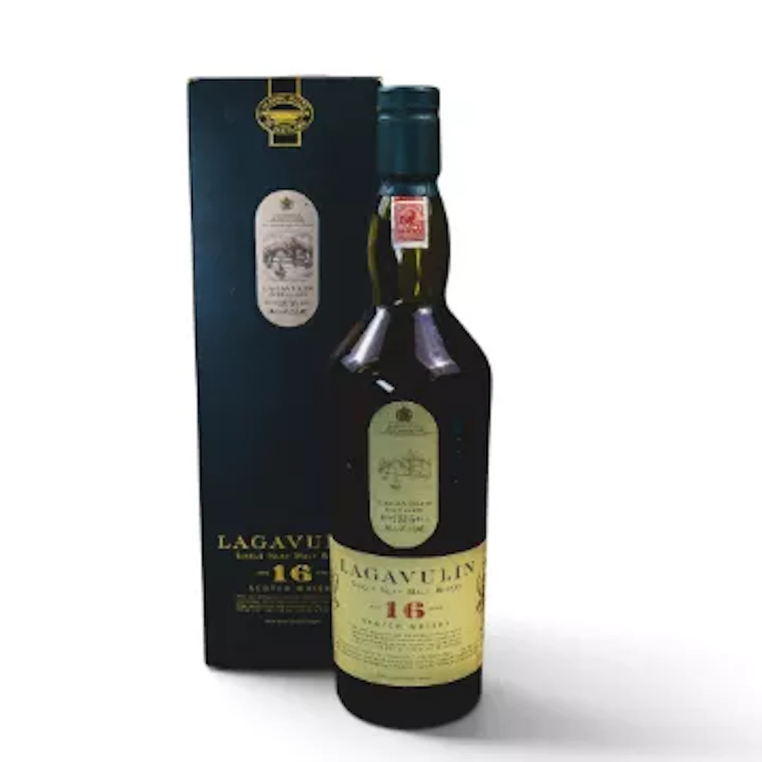Lagavulin 16 year old single Islay malt Scotch whisky (70cl 43% Vol)