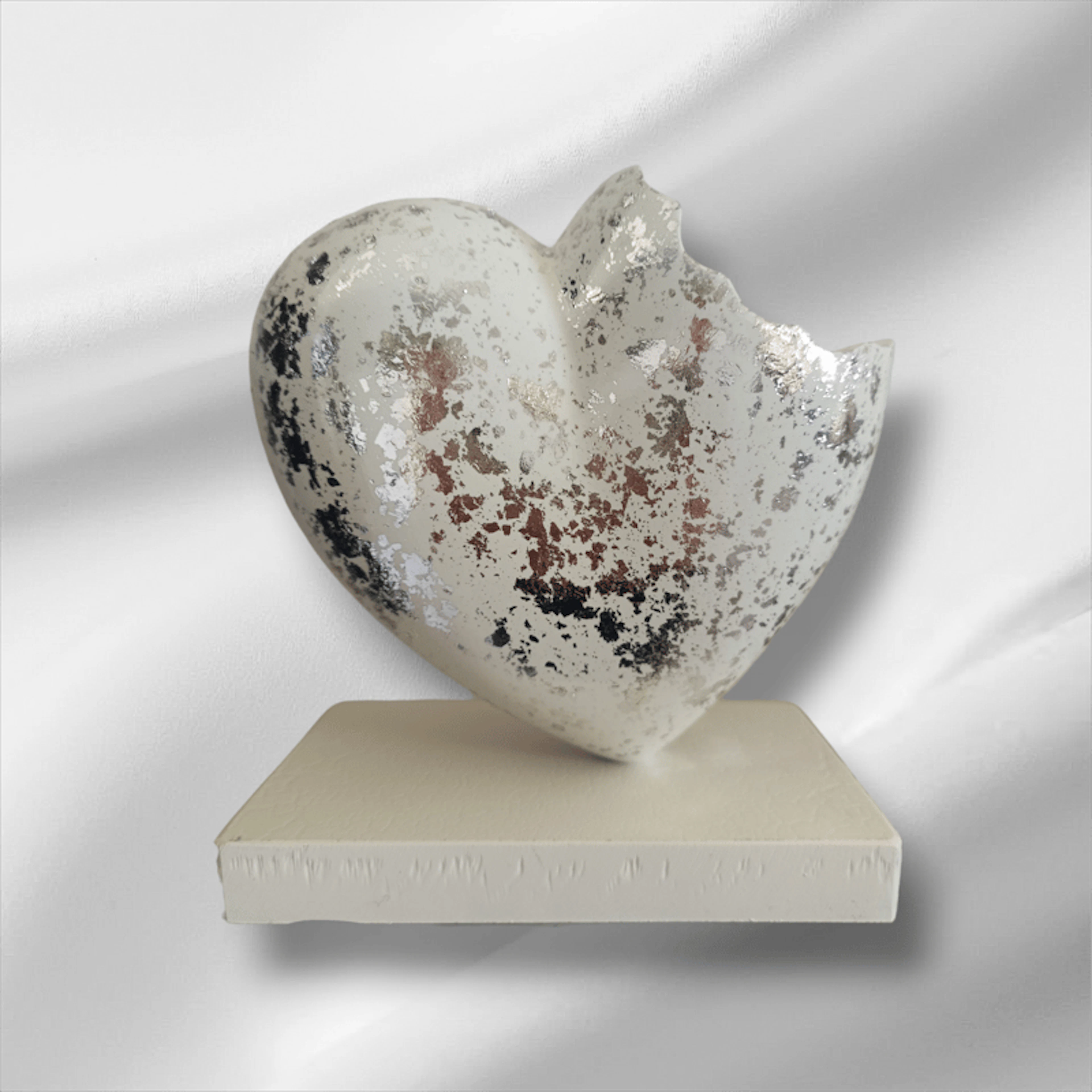 Ninu - Contemporary Sculptor - CROCK DE TOI BABY WHITE BRONZE