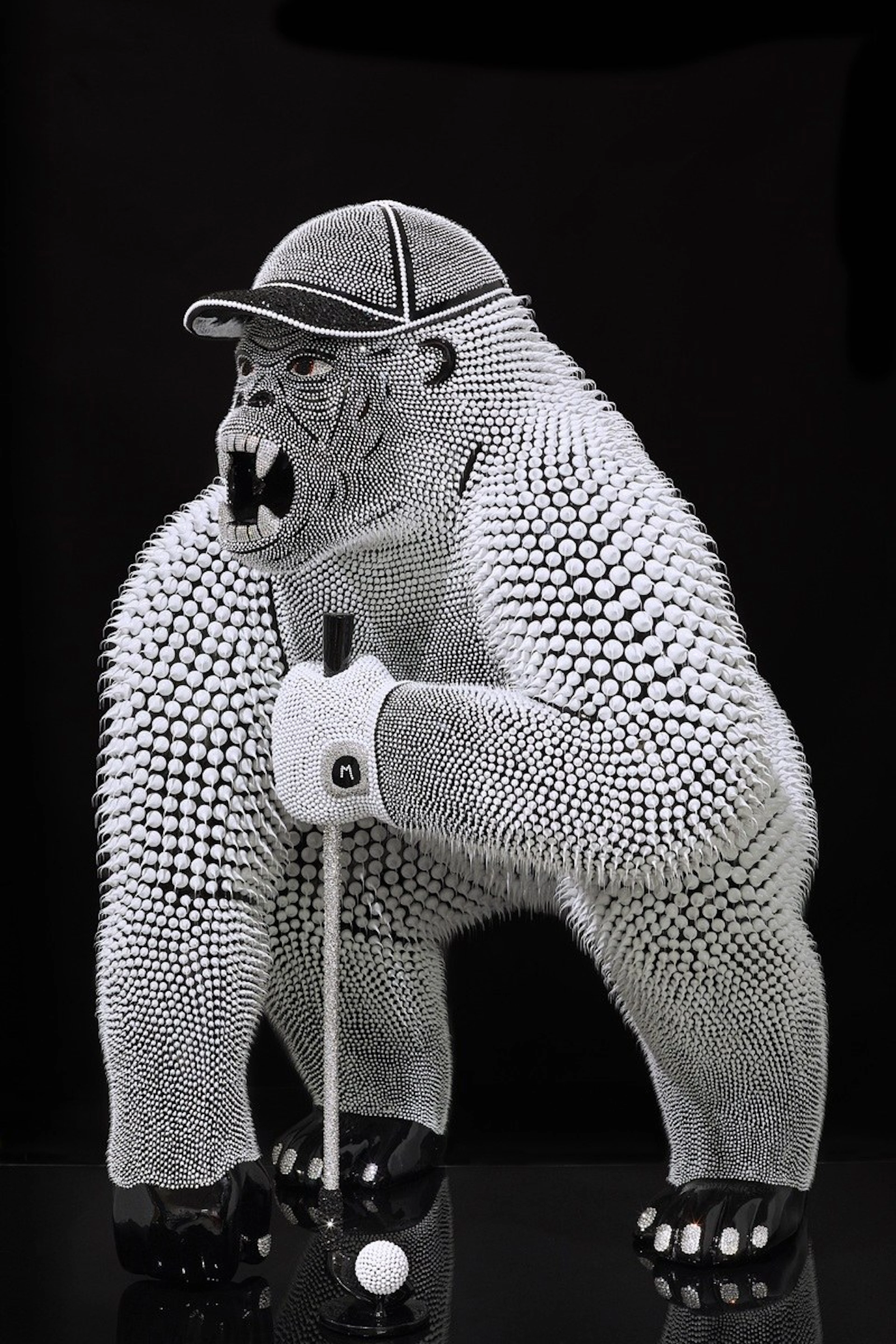 Eddy Maniez - Contemporary Sculptor - Gorille Golfeur Noir Nacré, 2021 (100 cm)