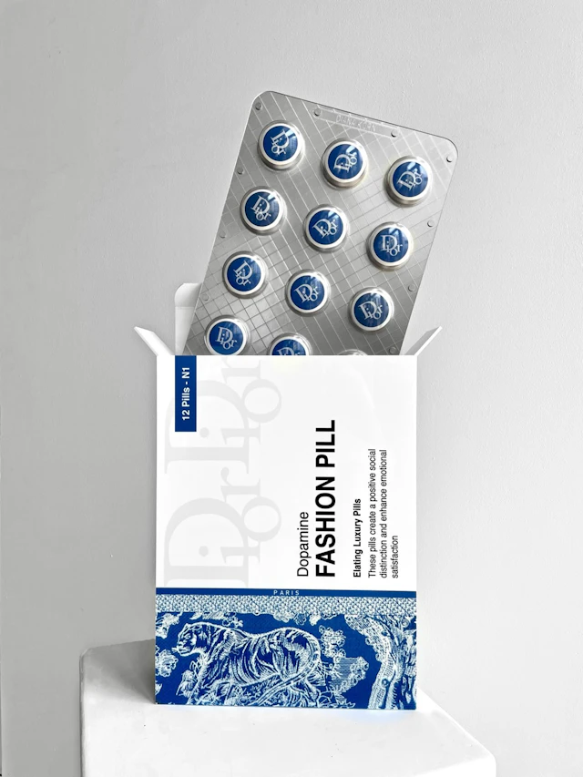 Diana Korn – Contemporary Pop Art Sculptor from Munich - Free Standing