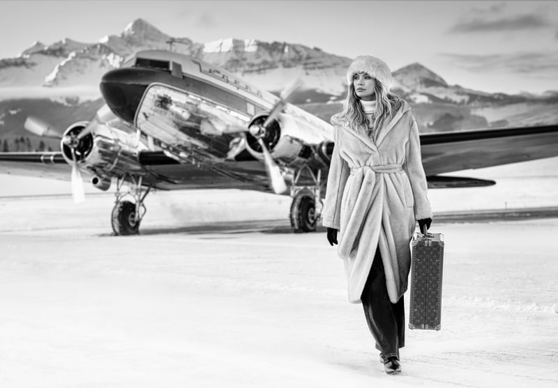 David Yarrow - Contemporary Photographer - Winter Wonderland (B&W)