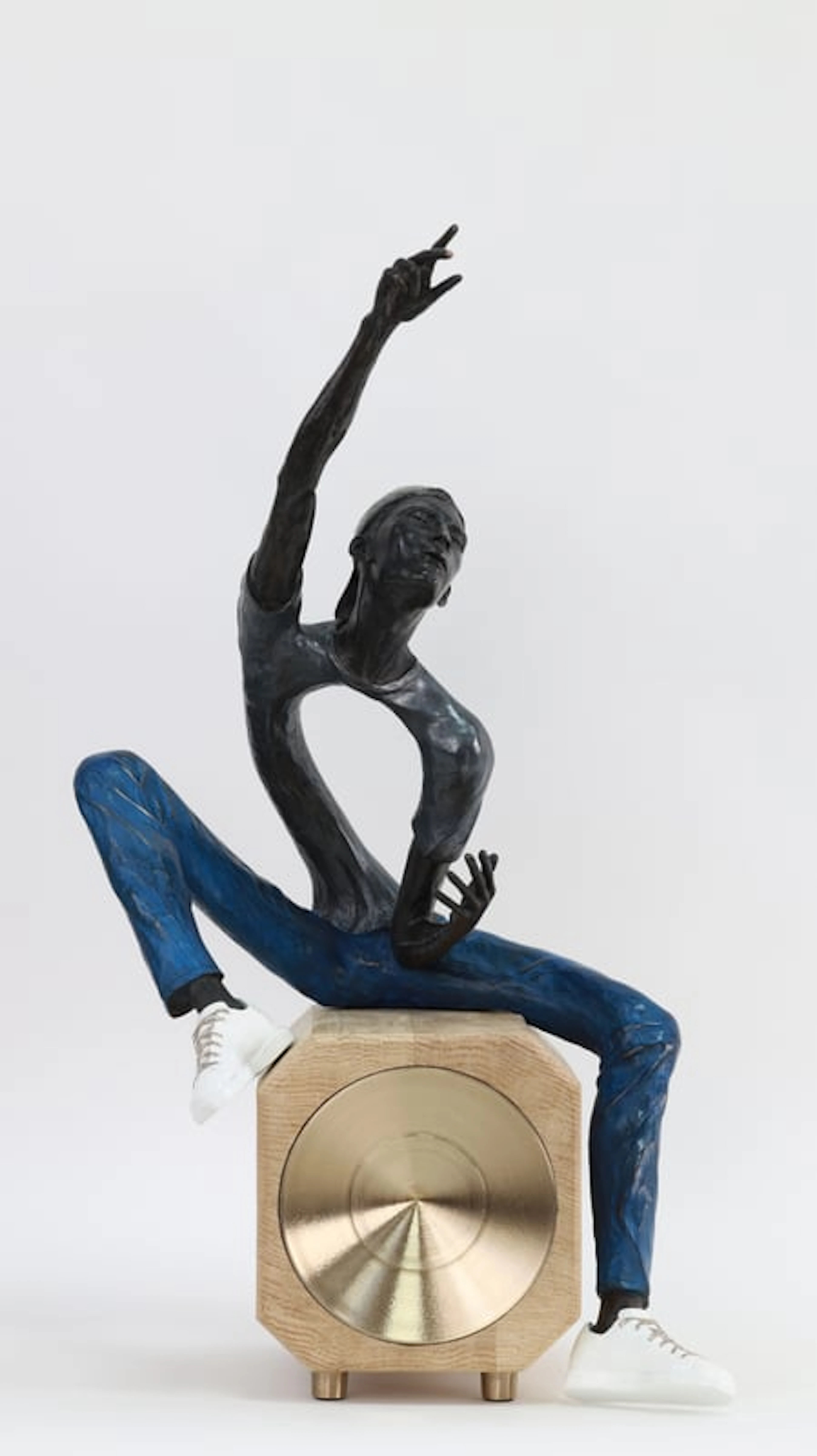 Romain Tiercin – Contemporary Sculptor Working with Wood and Bronze