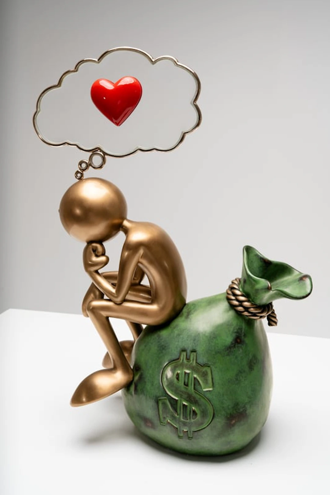 Kaï - Street Artist - Thinker - sculpture
