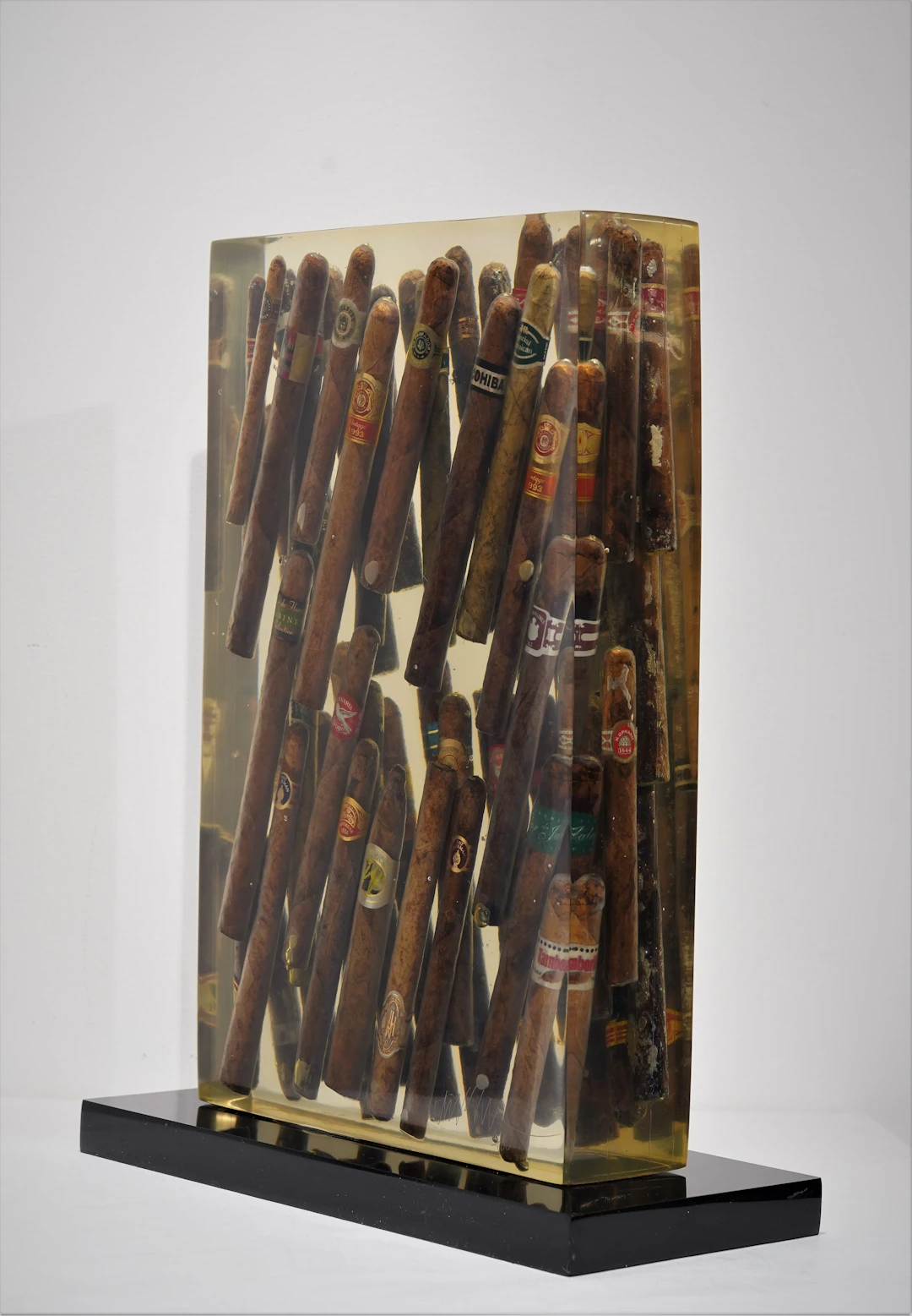 Arman - New Realist Artist and Sculptor - Waiting to exhale, 1997
