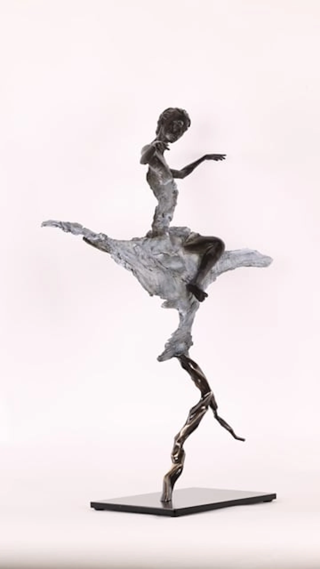 Romain Tiercin – Contemporary Sculptor Working with Wood and Bronze