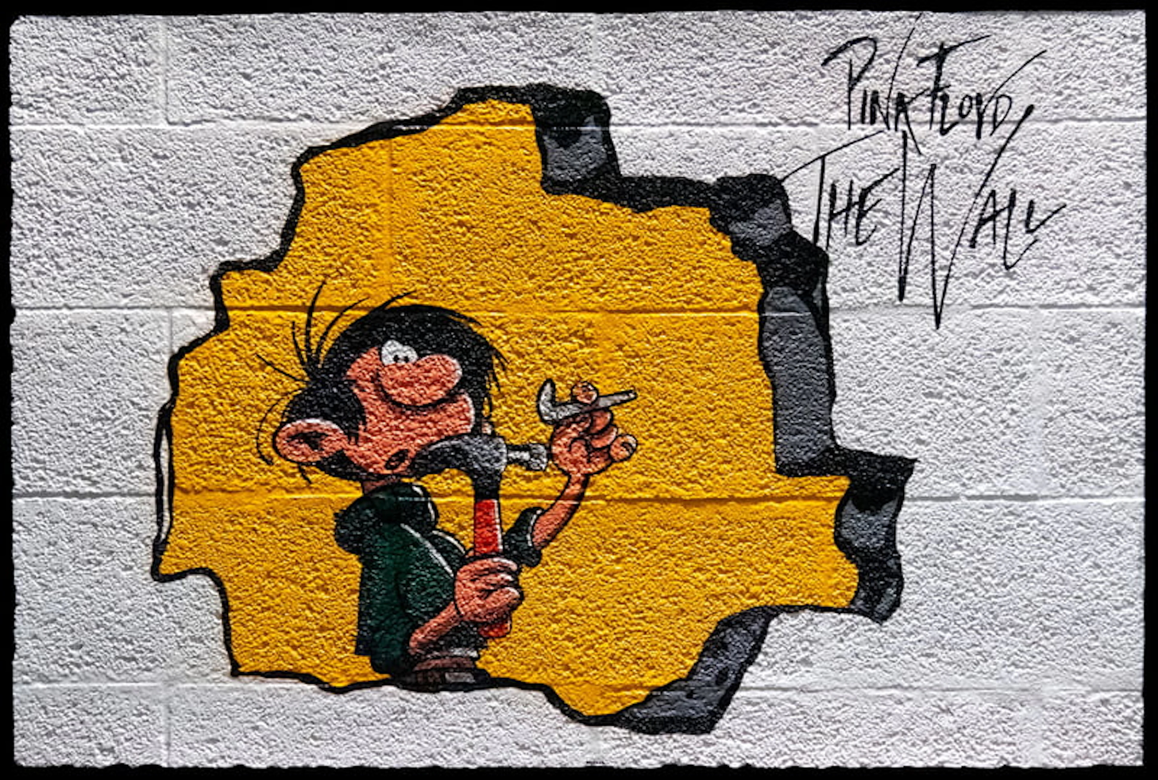 Peppone - Post-Pop Art Artist - The Wall - Pink floyd - Parpaing