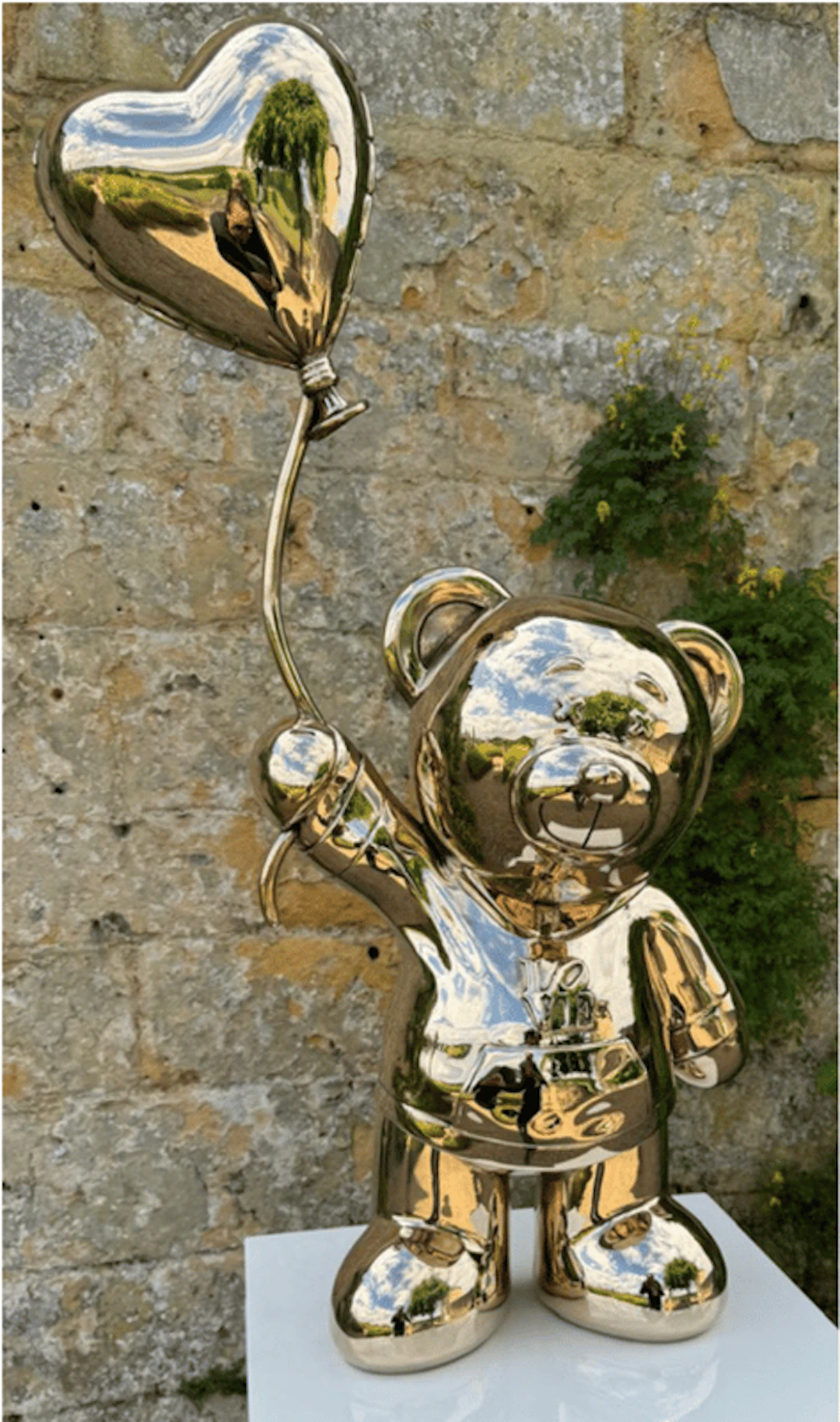 Wouter Houten – Bronze Sculptor Inspired by Pop Art and Culinary Artistry