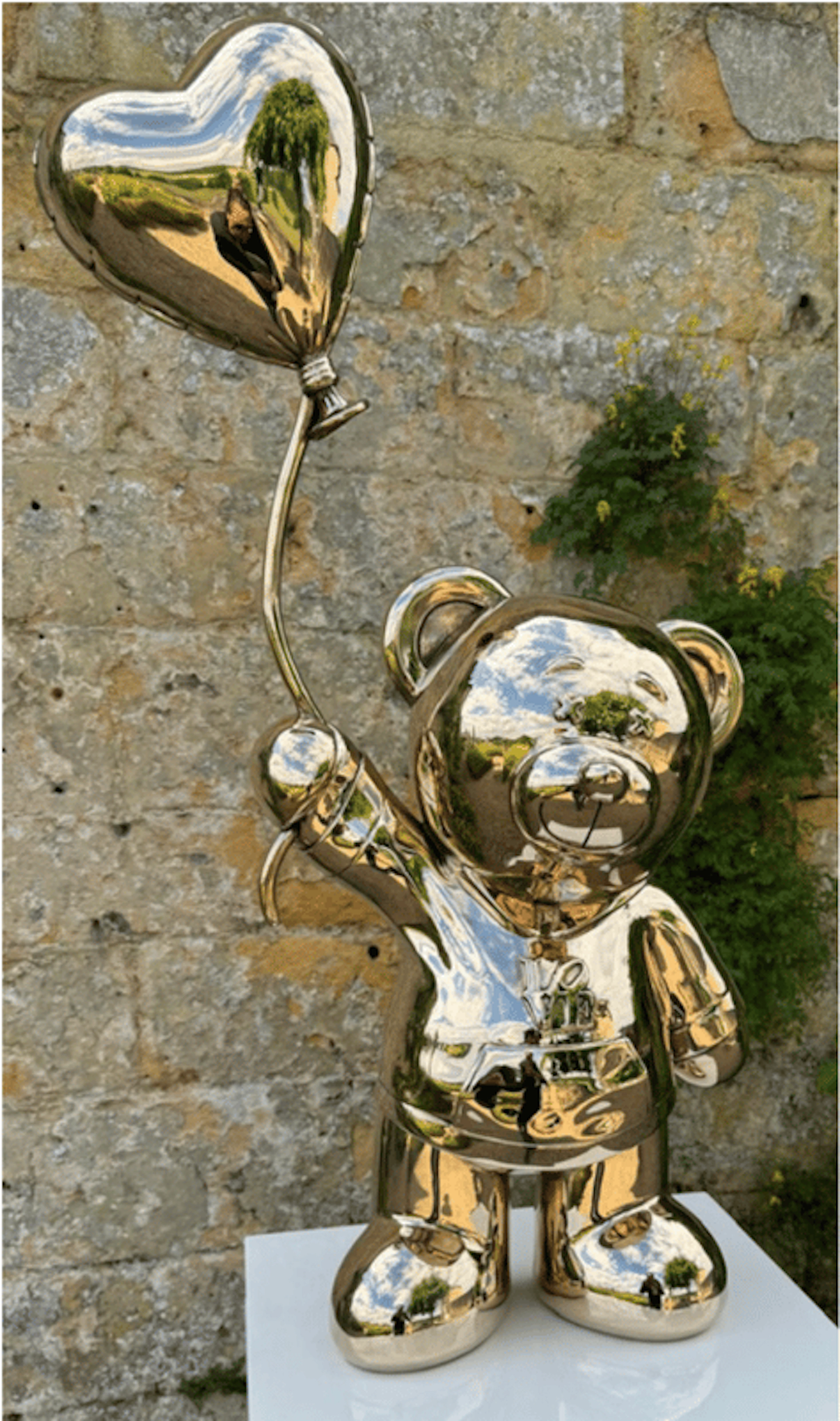 Wouter Houten – Bronze Sculptor Inspired by Pop Art and Culinary Artistry
