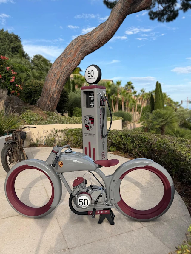 Erik Salin - Sculpteur Contemporain - Moto Porsche grise