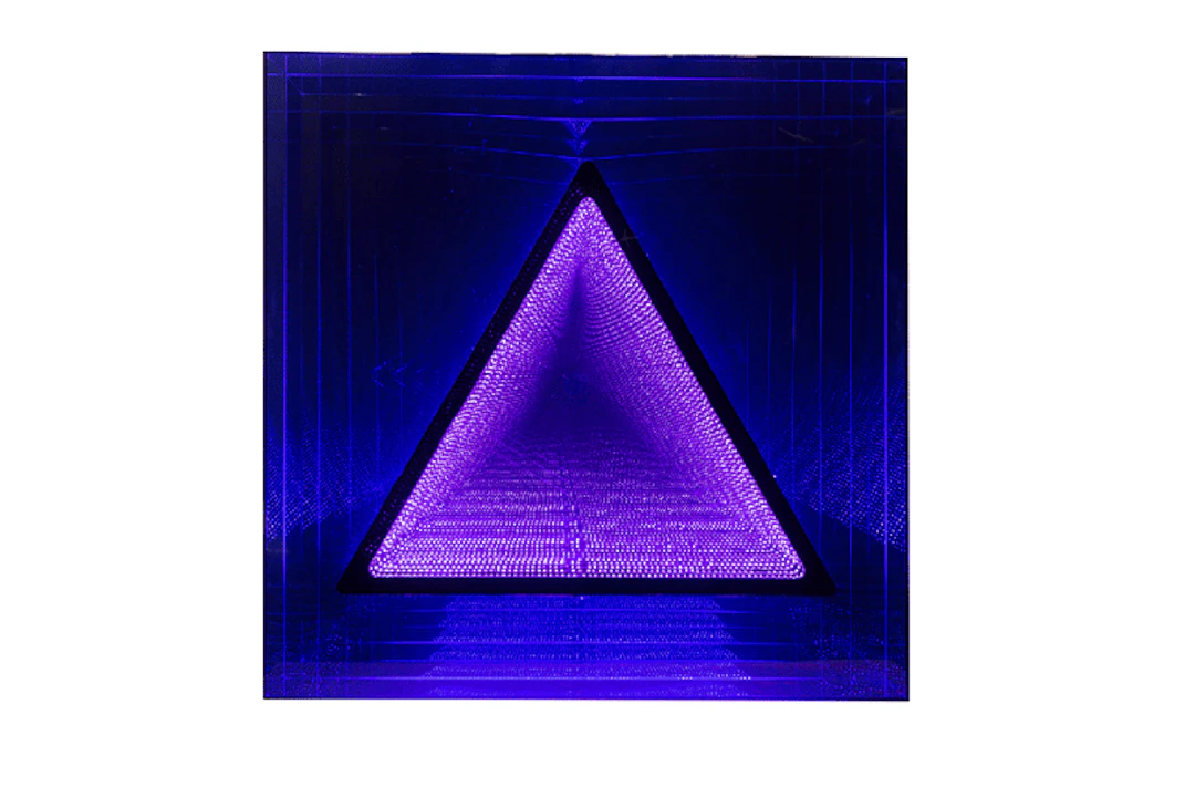 Emmanuelle RYBOJAD - LED coffrage carré ST triangle : bleu / rose