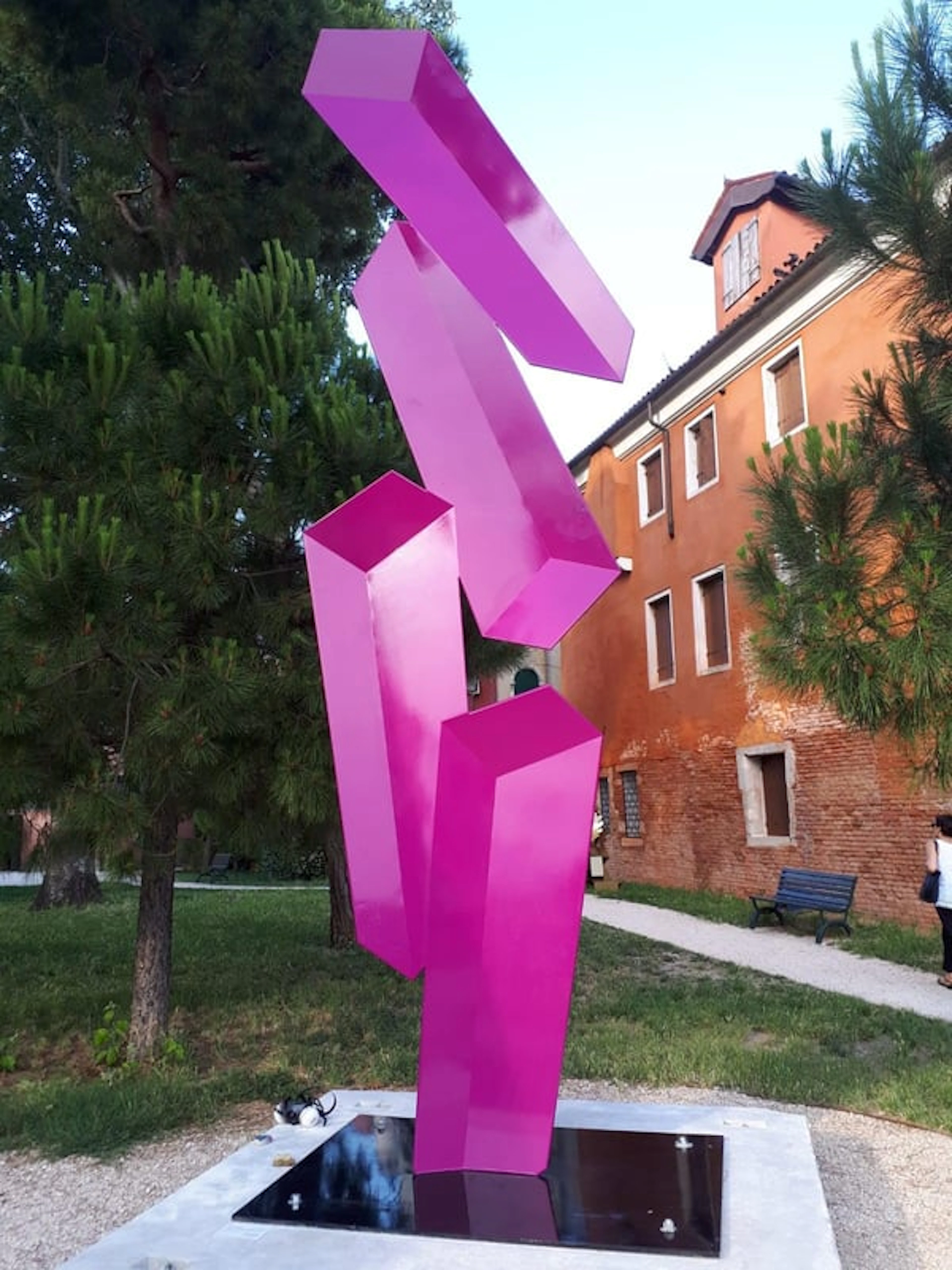 Rafael Barrios - Optical Art Sculptor - Vertical Dislocado - FM2-