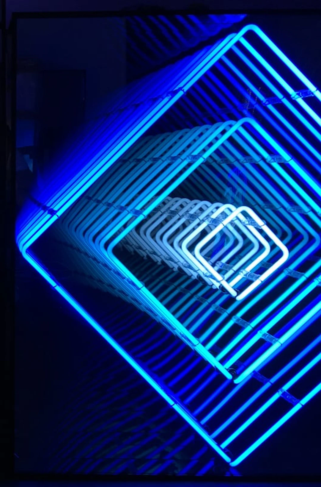 Emmanuelle RYBOJAD - Tableau neon losange bleu turquoise