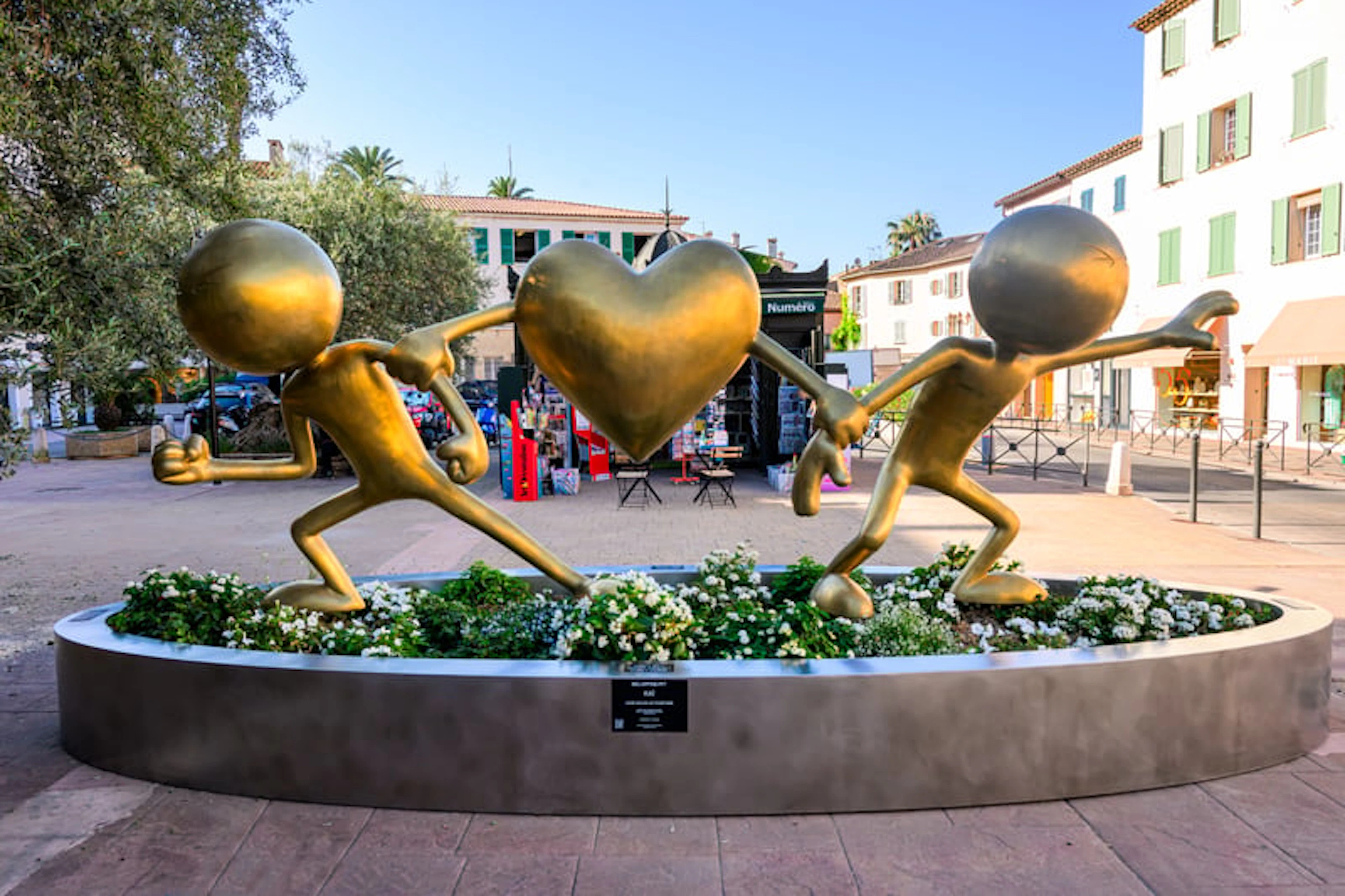 Kaï - Street Artist - Love Holds Us Together - Monumental