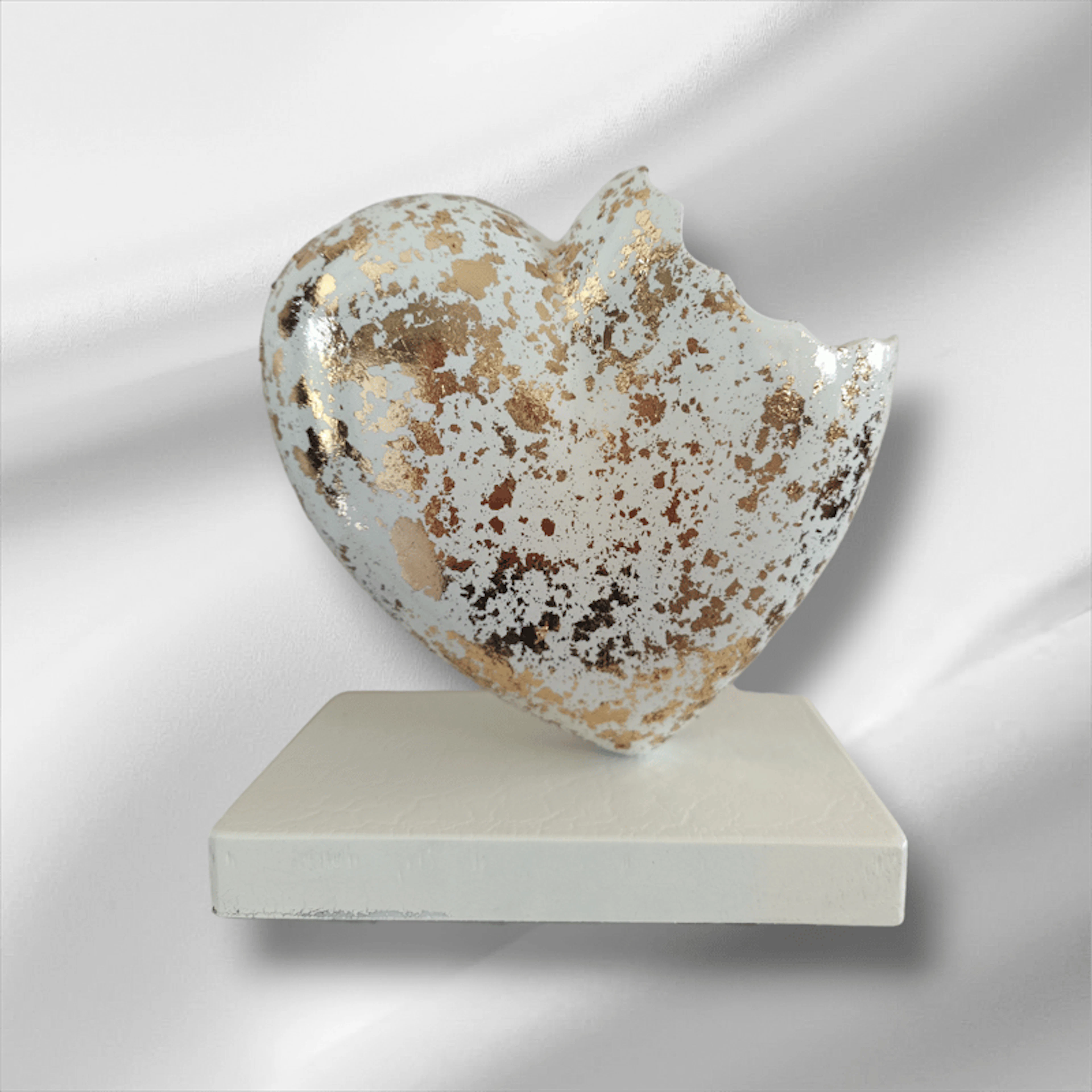 Ninu - Contemporary Sculptor - CROCK DE TOI BABY WHITE GOLD