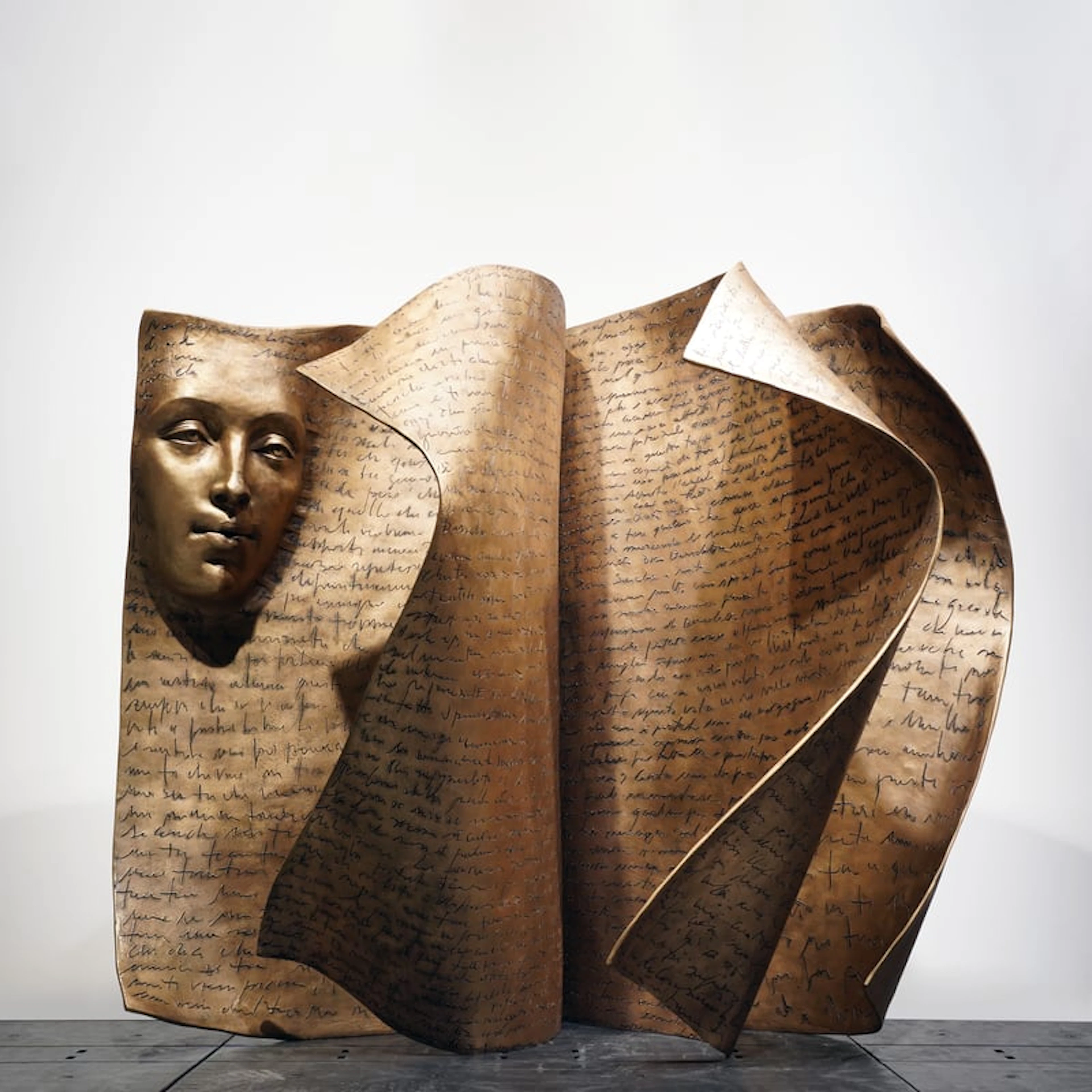 Paola Grizi - Contemporary Sculptor - Inner Motion