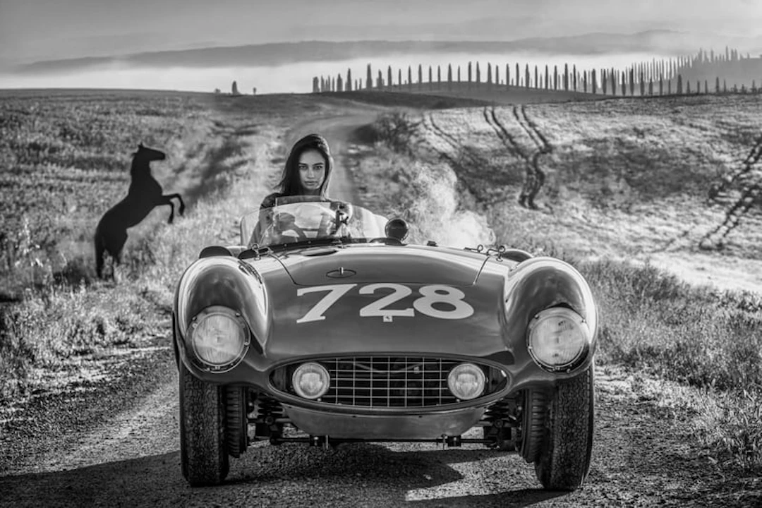 David Yarrow - Contemporary Photographer - Ferrai 1955 - B&W