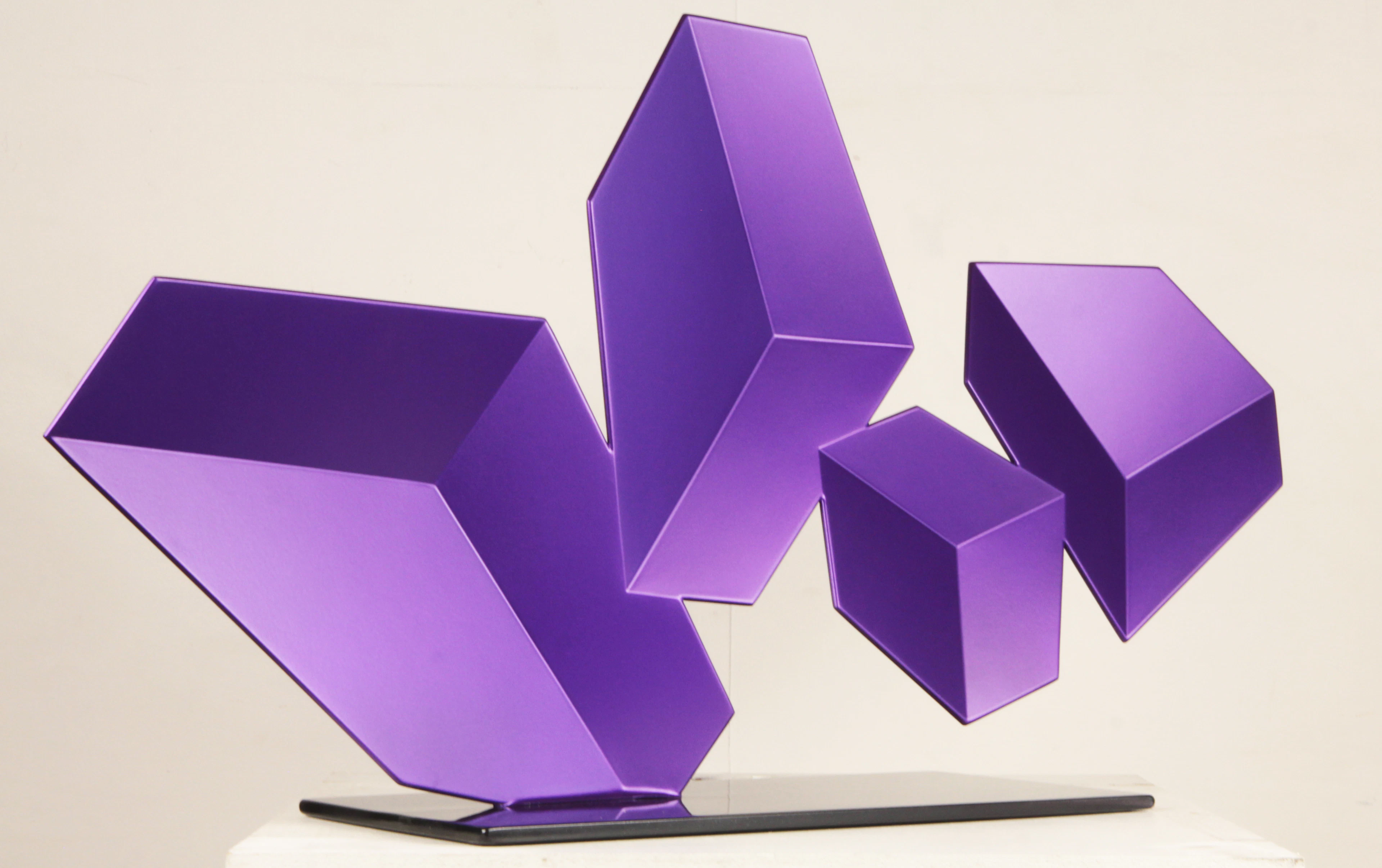 Rafael Barrios - Optical Art Sculptor - Reverse Flight F162 - Violet purple