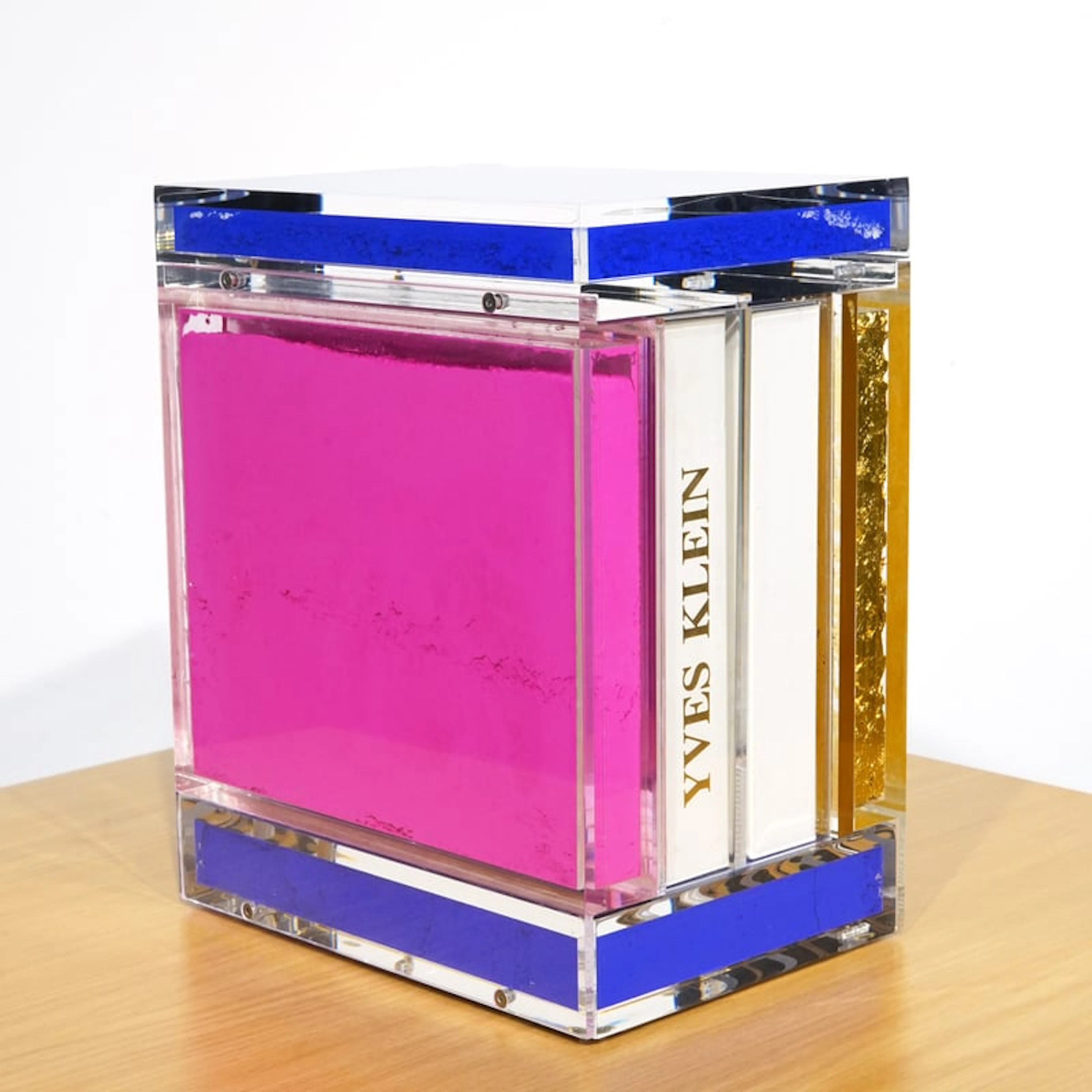 Yves Klein - New-Realist Artist - Catalogue raisonné