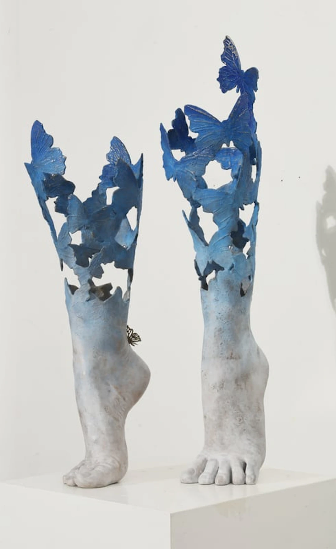 Annalu - Contemporary Sculptor - Flyingfeet