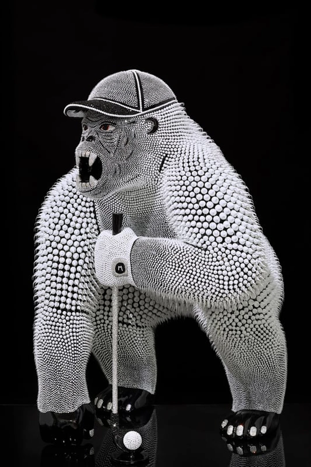 Eddy Maniez - Contemporary Sculptor - Gorille Golfeur Noir Nacré, 2021 (100 cm)