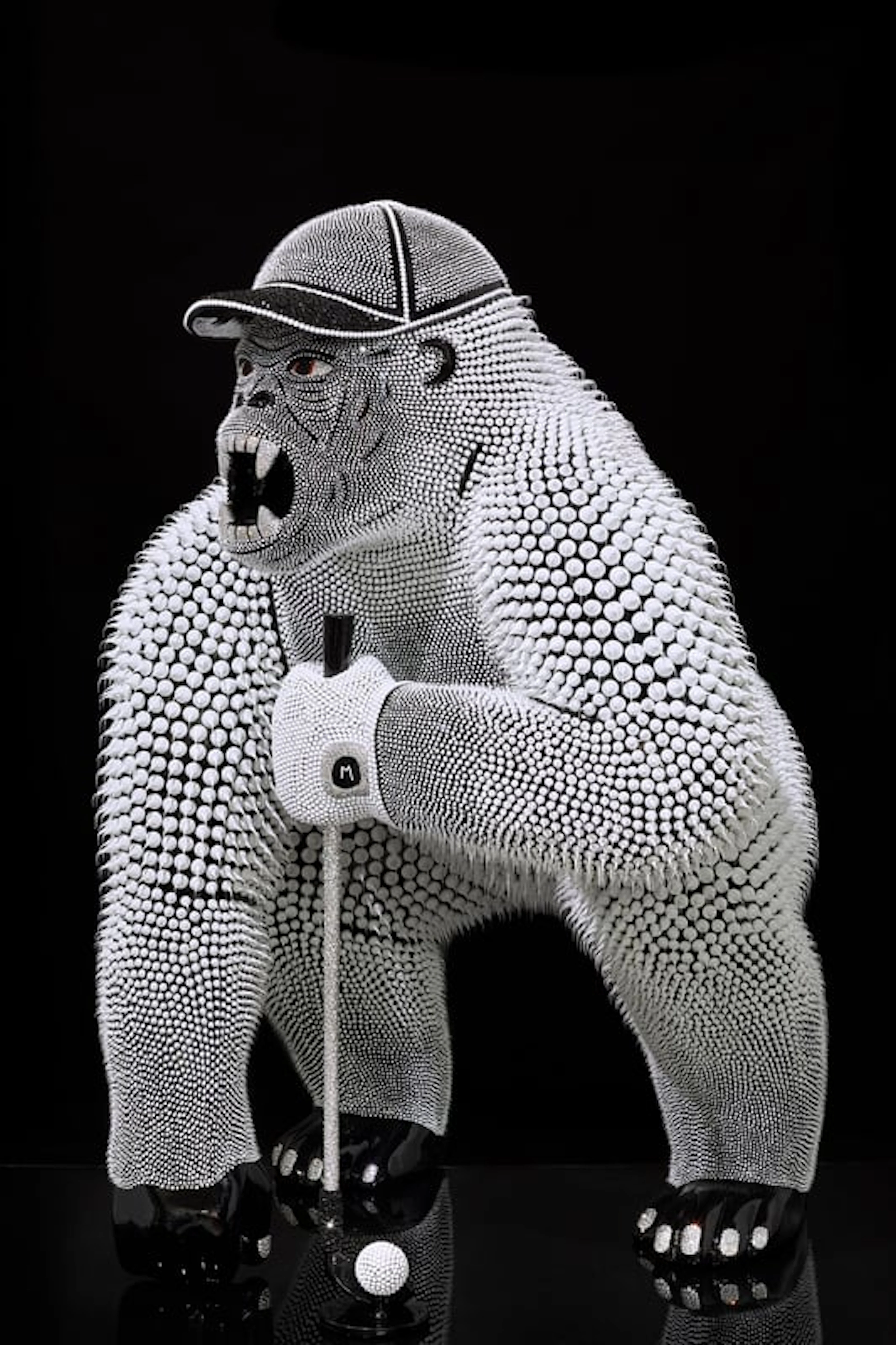Eddy Maniez - Contemporary Sculptor - Gorille Golfeur Noir Nacré, 2021 (100 cm)
