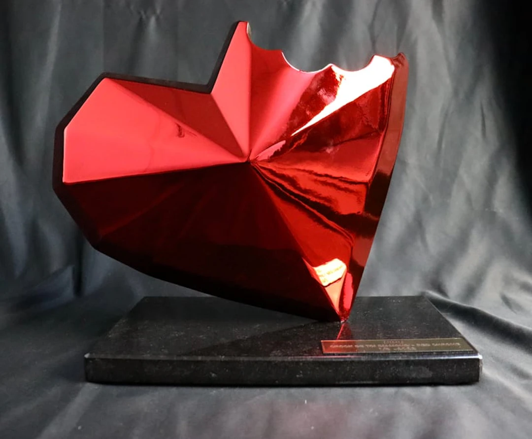 Ninu - Contemporary Sculptor - CROCK DE TOI DIAMOND - Red chrome