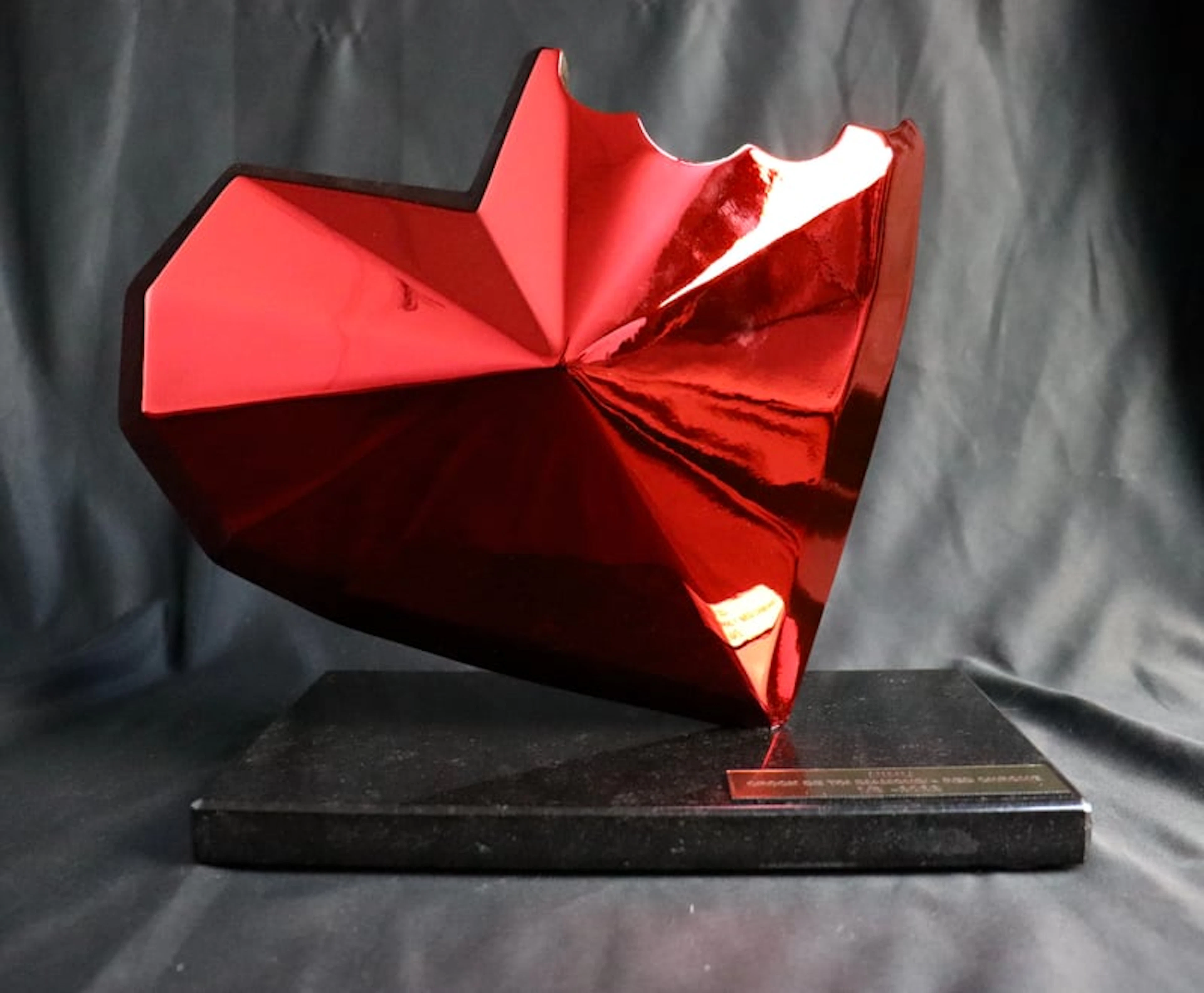 Ninu - Contemporary Sculptor - CROCK DE TOI DIAMOND - Red chrome