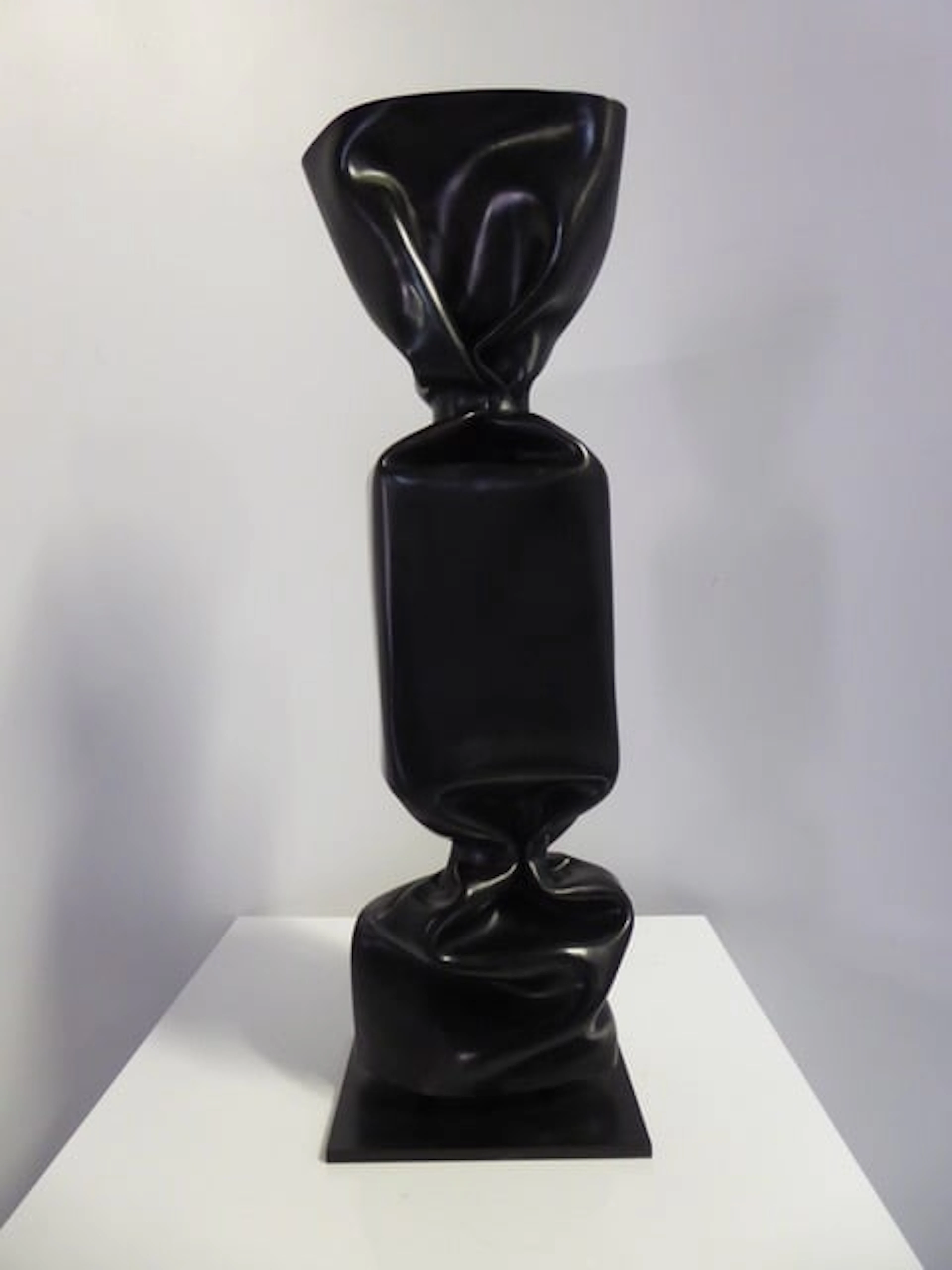 Laurence Jenkell - Contemporary Sculptror - Wrapping Bonbon Bronze