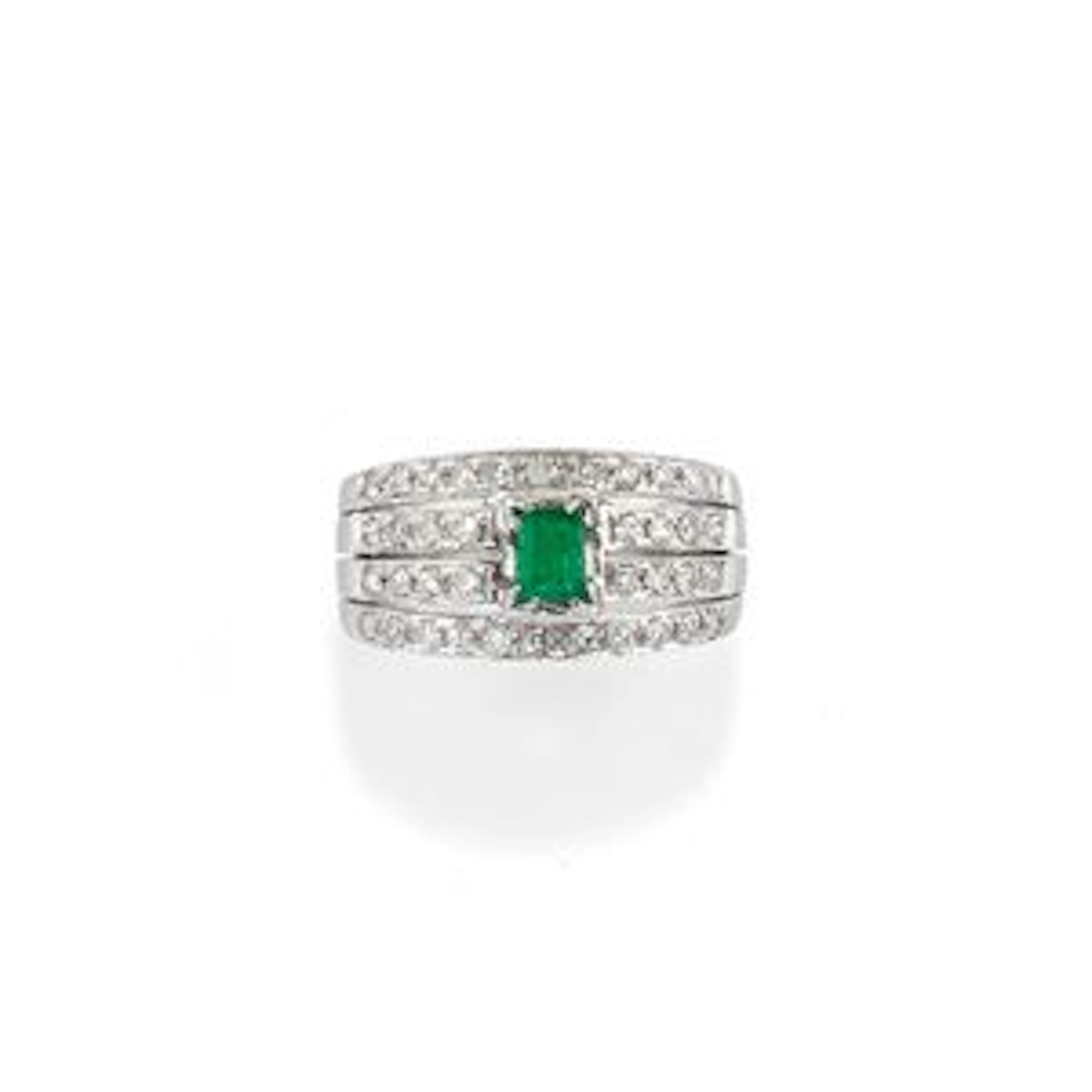 Anello con smeraldo